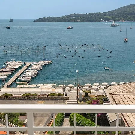 Houseofpoet Parking Seaview Terrace Ac