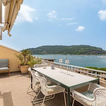 Houseofpoet Parking Seaview Terrace Ac Apartament