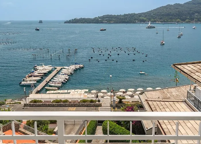 Houseofpoet Parking Seaview Terrace Ac