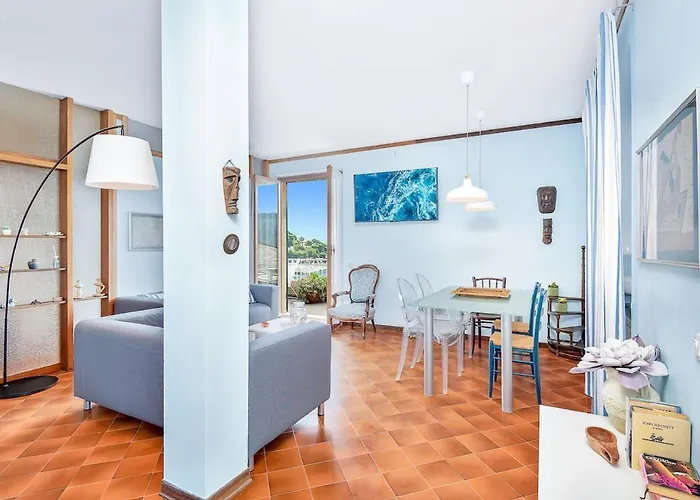 Houseofpoet Parking Seaview Terrace Ac